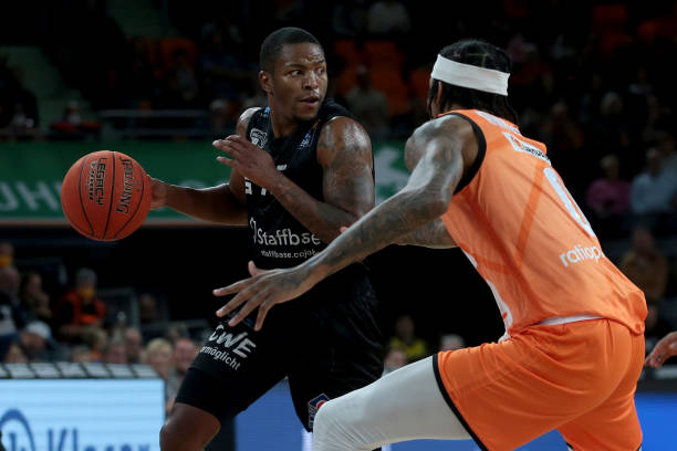 对手抓住人 对手抓住人